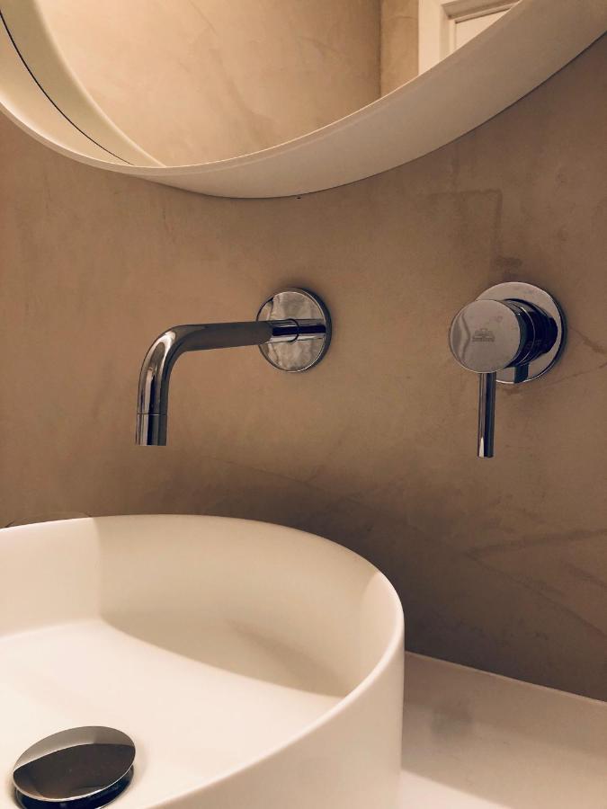 Suites Le Porte-Bonheur Брюж Екстериор снимка