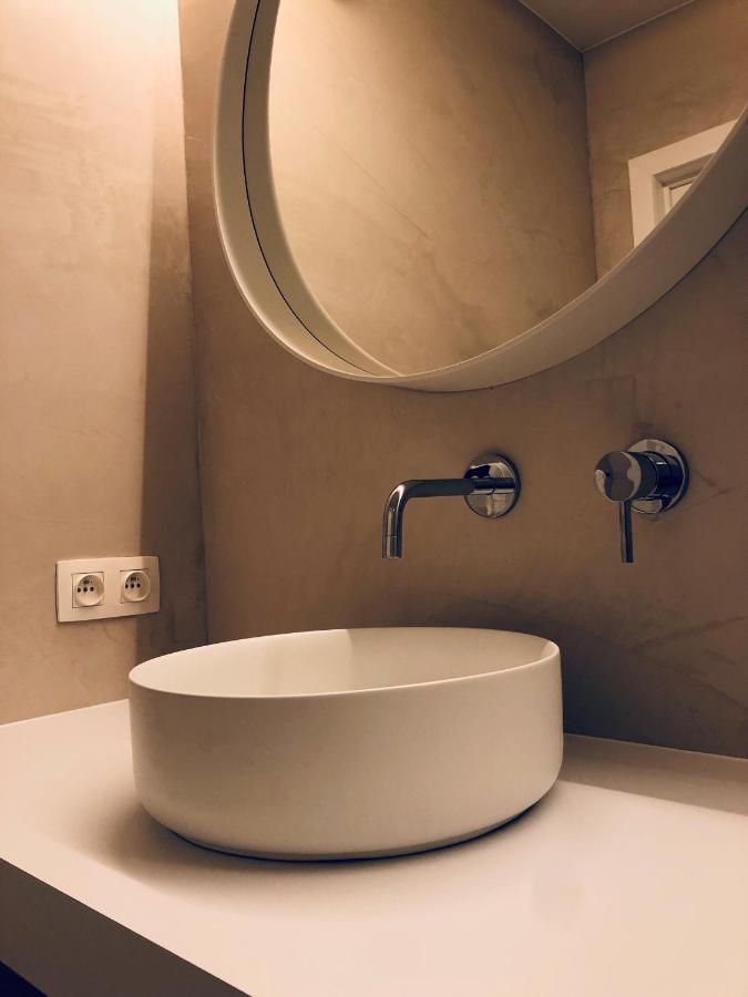 Suites Le Porte-Bonheur Брюж Екстериор снимка