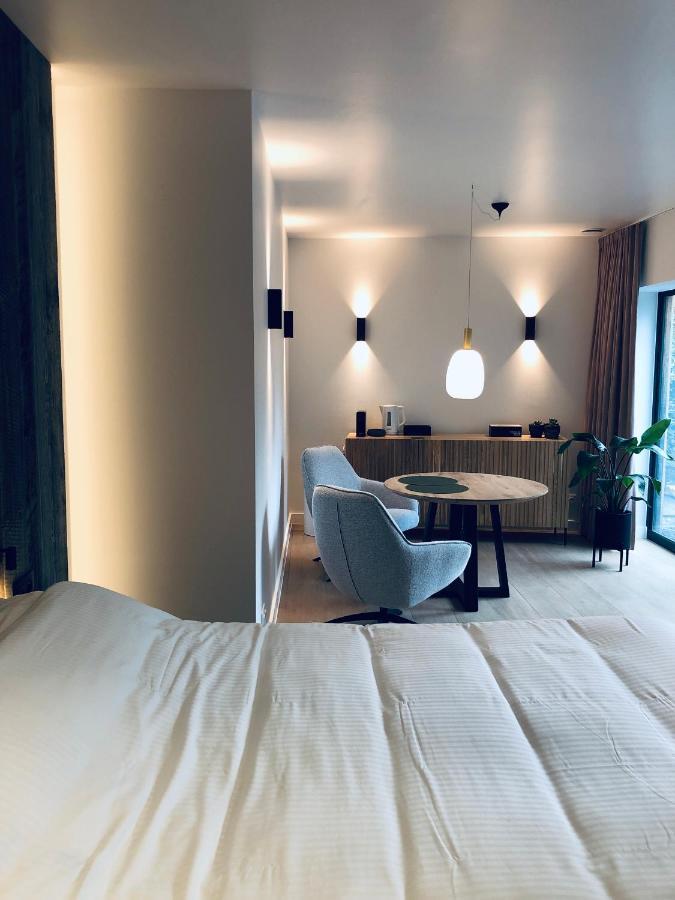 Suites Le Porte-Bonheur Брюж Екстериор снимка